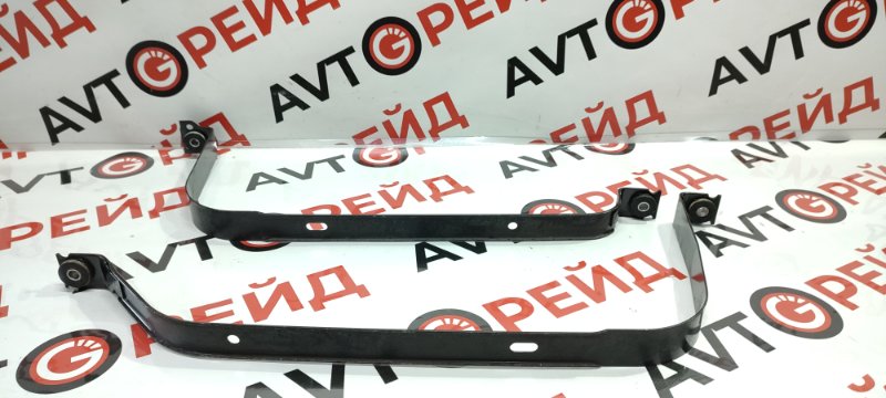 Крепление топливного бака Audi Q5 8R CDNC 08.10.2009