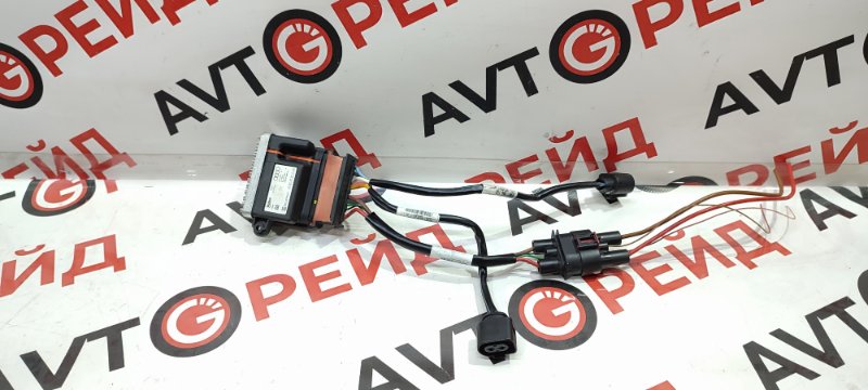 Блок управления вентиляторов радиатора Audi Q5 8RB CDNC 17.05.2012