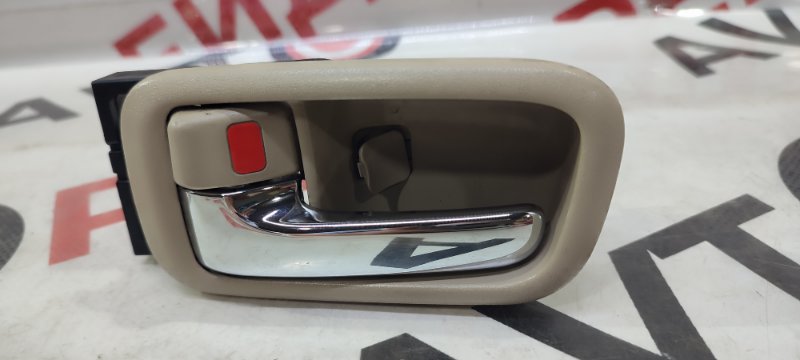 Ручка двери внутренняя задняя левая Toyota Vista ZZV50 1ZZ