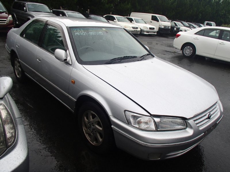 Toyota camry gracia 1999