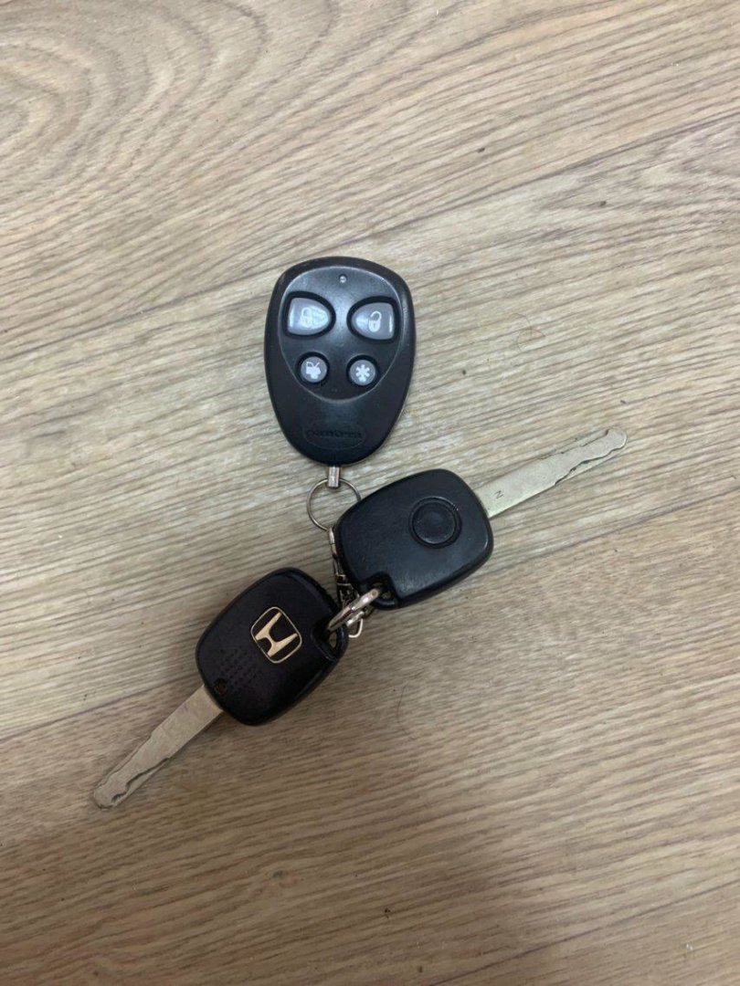 Ключ зажигания Honda (б/у) Ключ зажигания Honda (б/у)
