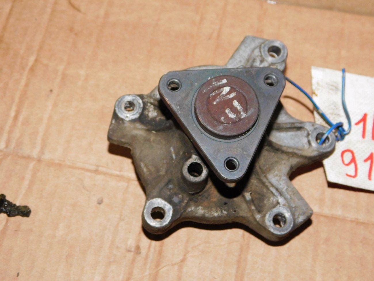 Помпа Toyota 1NZFE (б/у) Помпа Toyota 1NZFE (б/у)