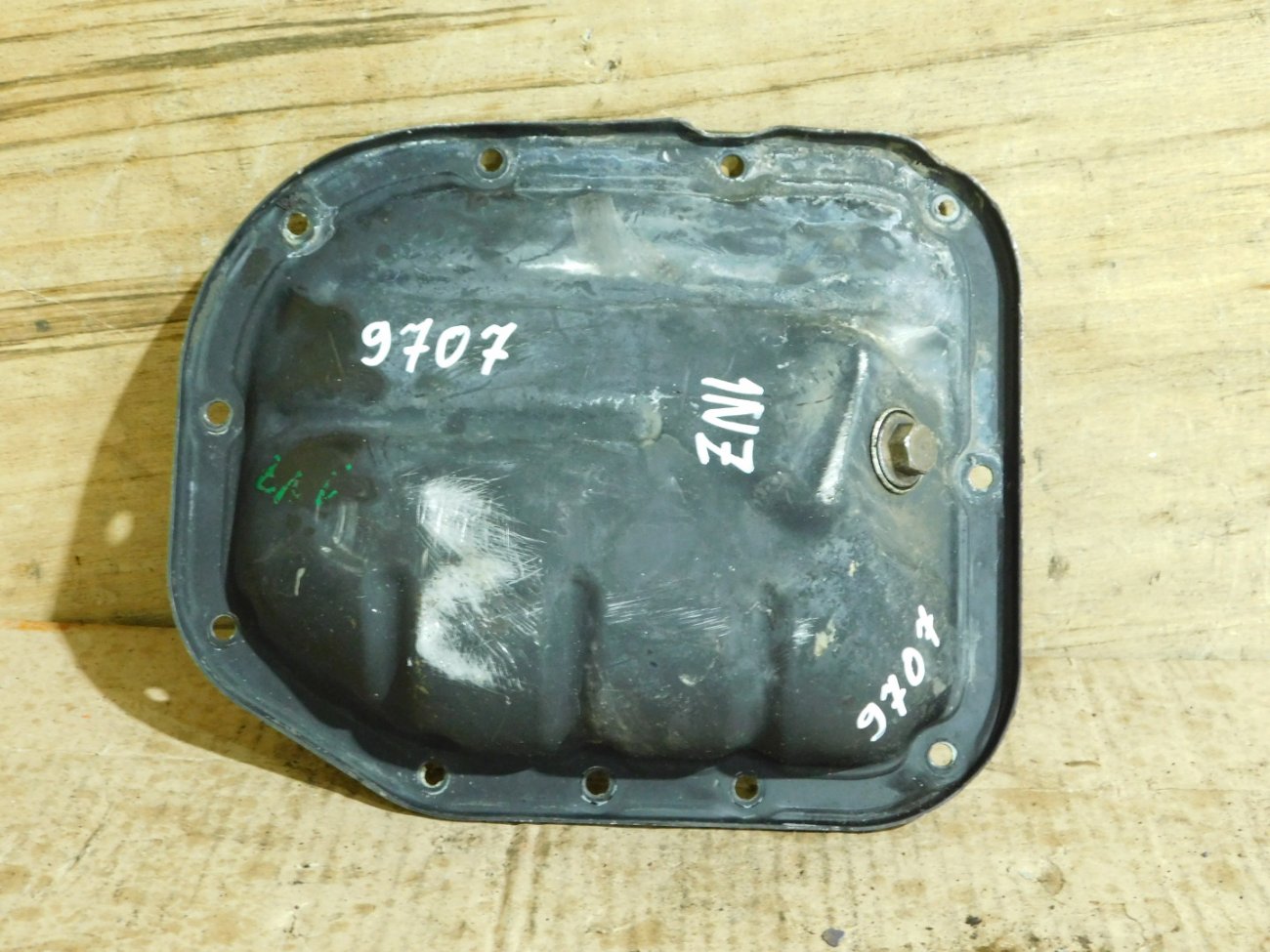 Поддон Toyota 1NZ-FE (б/у) Поддон Toyota 1NZ-FE (б/у)