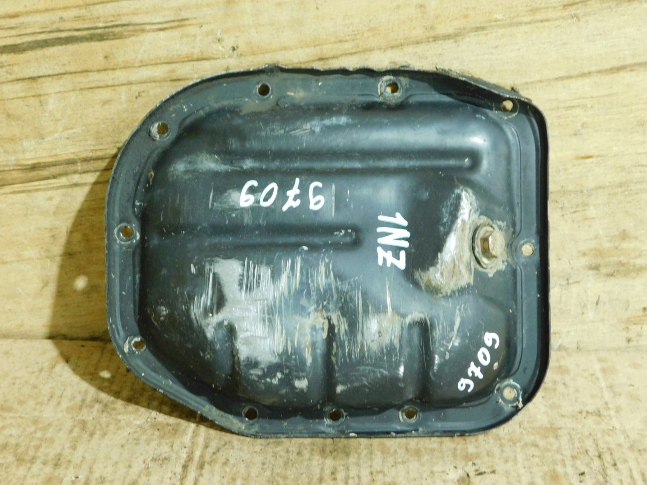 Поддон Toyota 1NZ-FE (б/у) Поддон Toyota 1NZ-FE (б/у)
