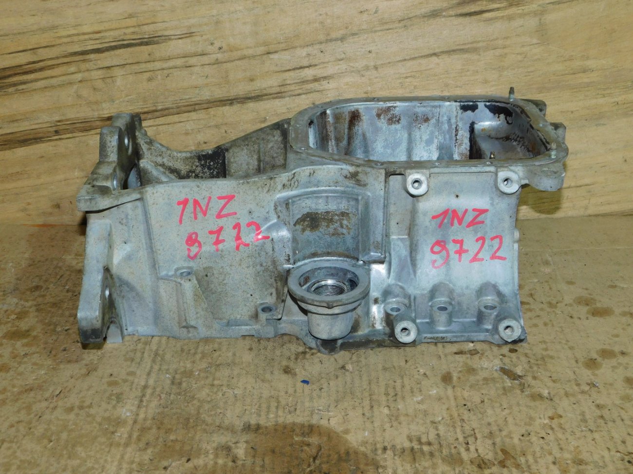 Поддон Toyota 1NZ-FE (б/у) Поддон Toyota 1NZ-FE (б/у)