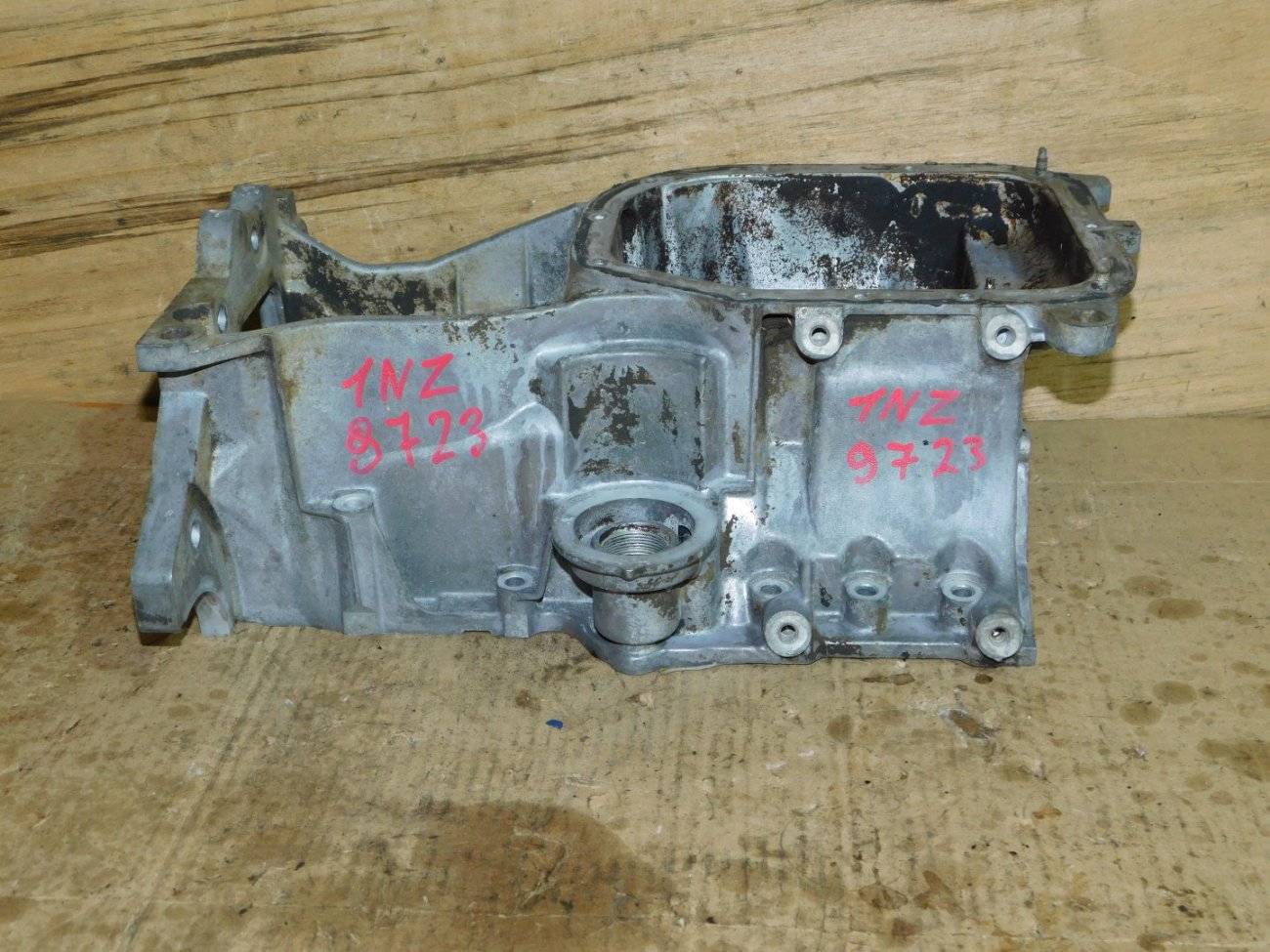Поддон Toyota 1NZ-FE (б/у) Поддон Toyota 1NZ-FE (б/у)