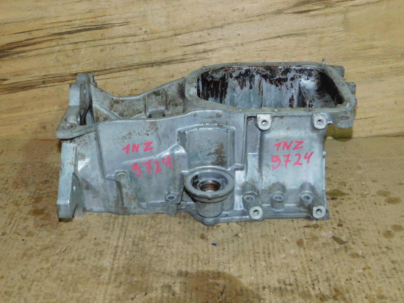 Поддон Toyota 1NZ-FE (б/у) Поддон Toyota 1NZ-FE (б/у)