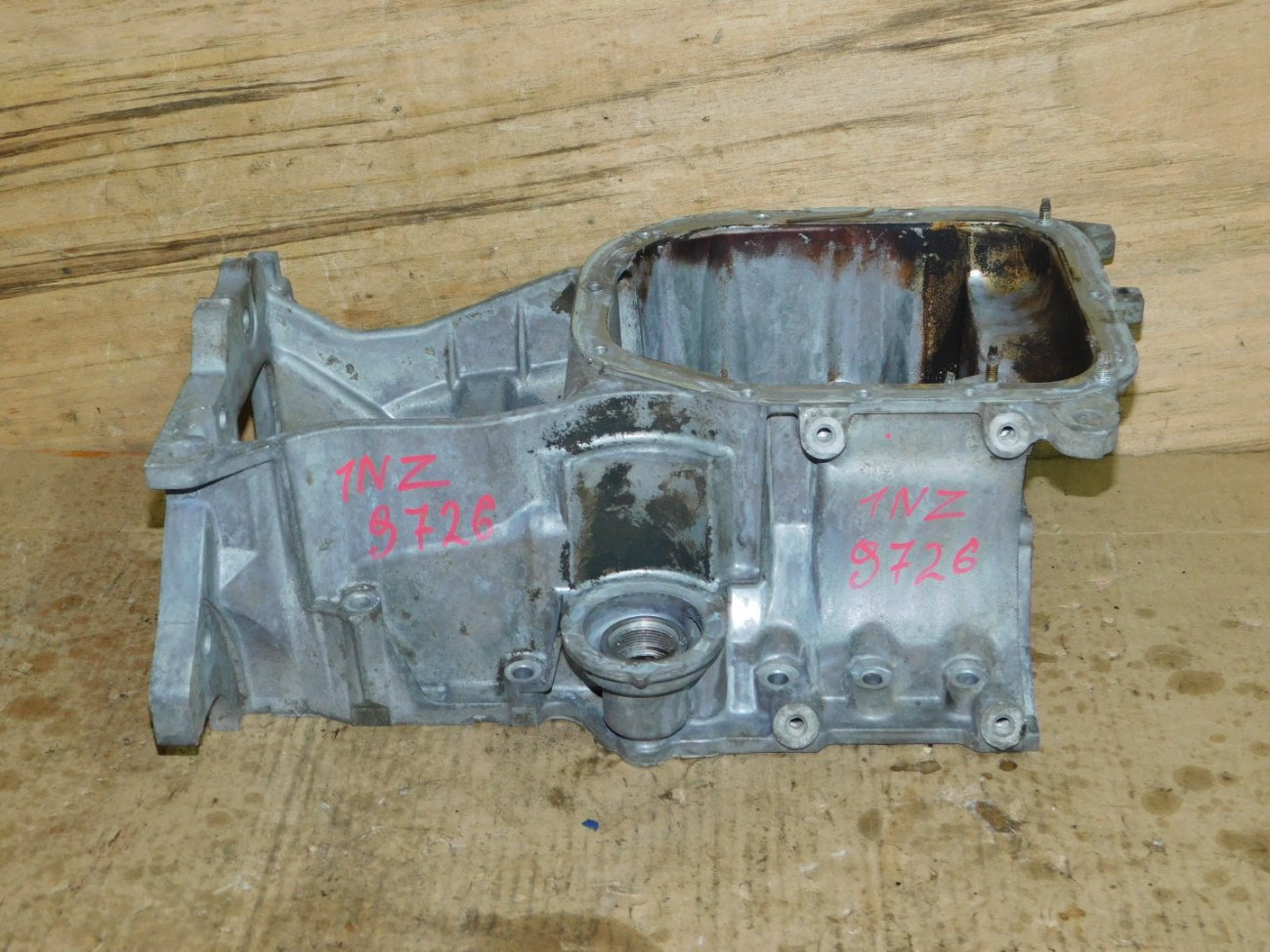 Поддон Toyota 1NZ-FE (б/у) Поддон Toyota 1NZ-FE (б/у)
