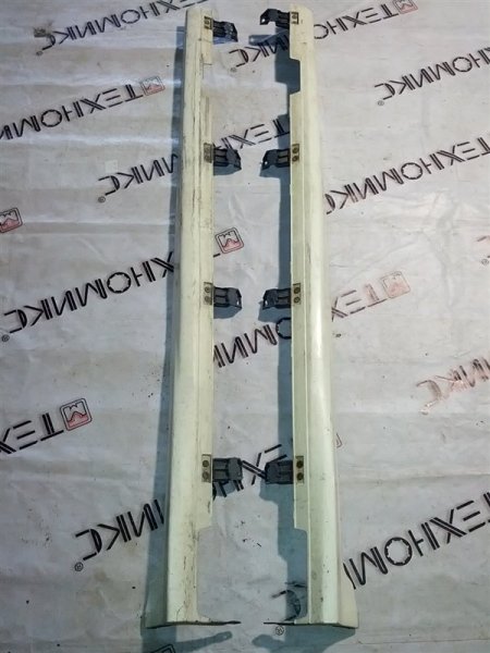 Порог Honda Stream RN3 (б/у) Порог Honda Stream RN3 (б/у)