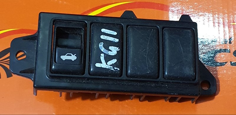 Кнопка открывания багажника Nissan Bluebird Sylphy KG11 (б/у)