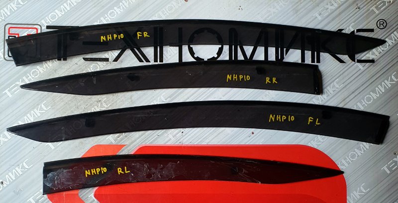 Ветровики комплект Toyota Aqua NHP10 1NZ-FXE (б/у)