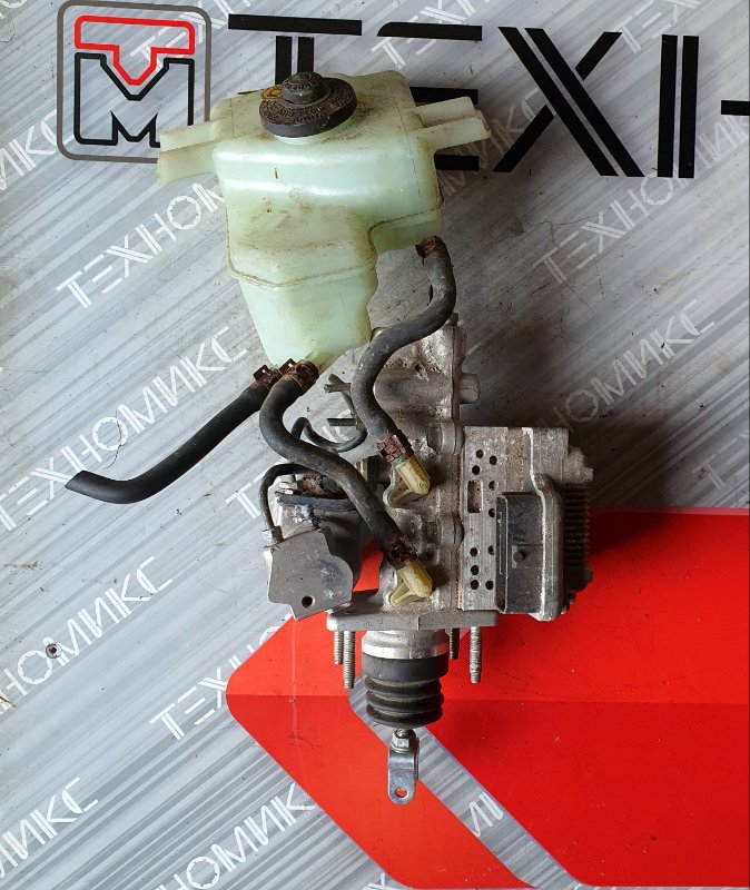 Главный тормозной цилиндр Toyota Aqua NHP10 1NZ-FXE 2013 (б/у)