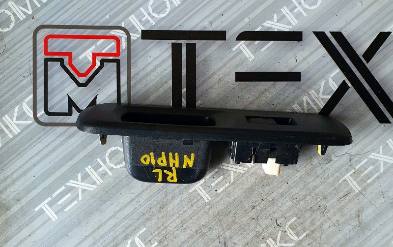 Блок управления стеклами Toyota Aqua NHP10 1NZ-FXE 2013 задний левый (б/у)