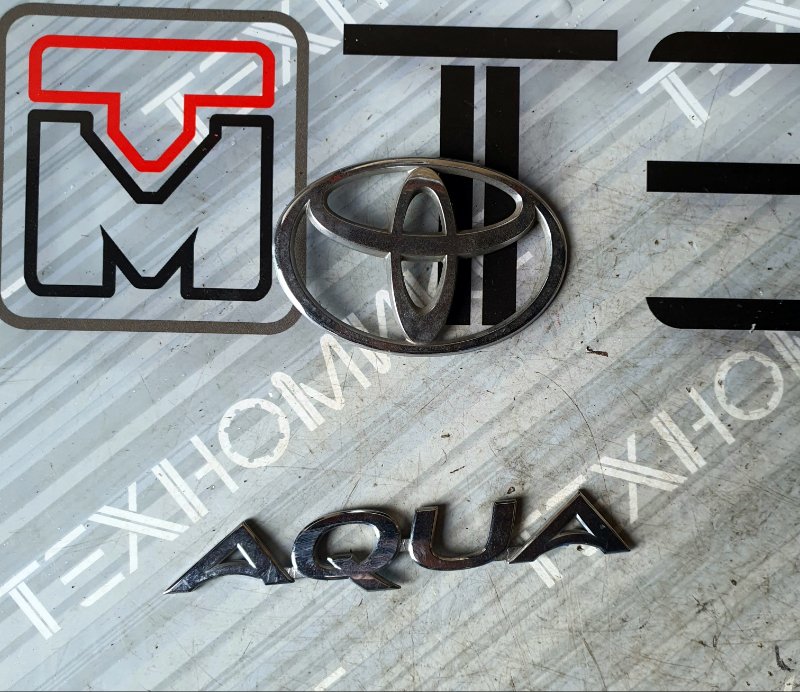 Лейба Toyota Aqua NHP10 (б/у)