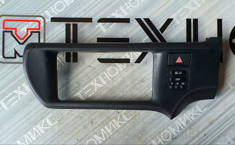 Рамка магнитофона Toyota Aqua NHP10 1NZ-FXE (б/у)