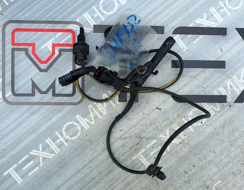 Датчик abs Toyota Auris ZRE152 2ZR-FE передний правый (б/у)