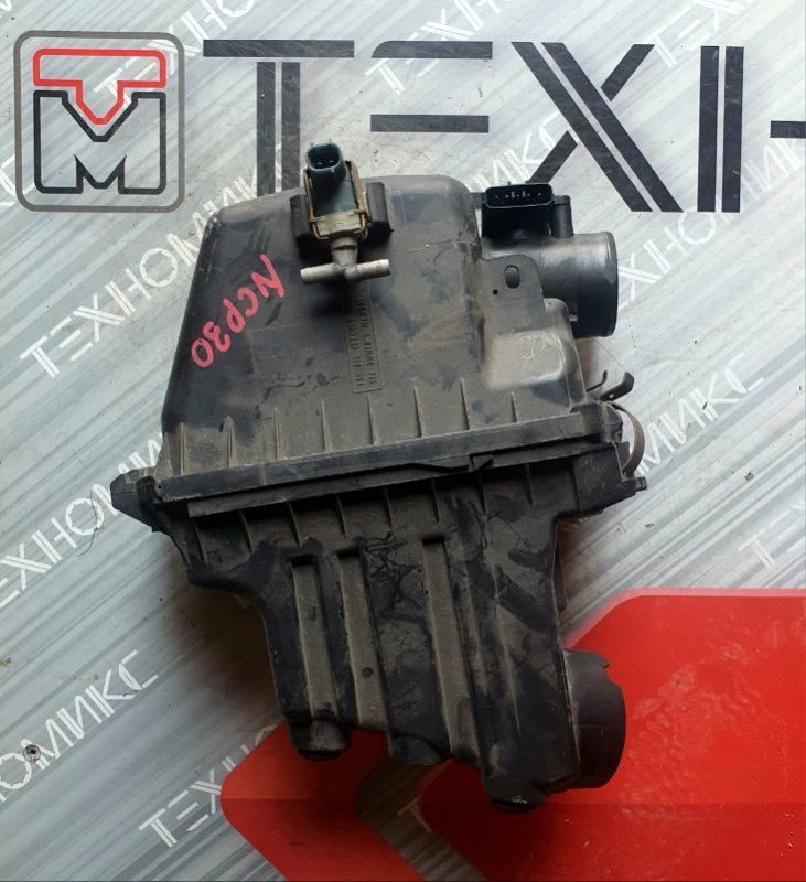 Корпус воздушного фильтра Toyota Bb NCP30 (б/у)