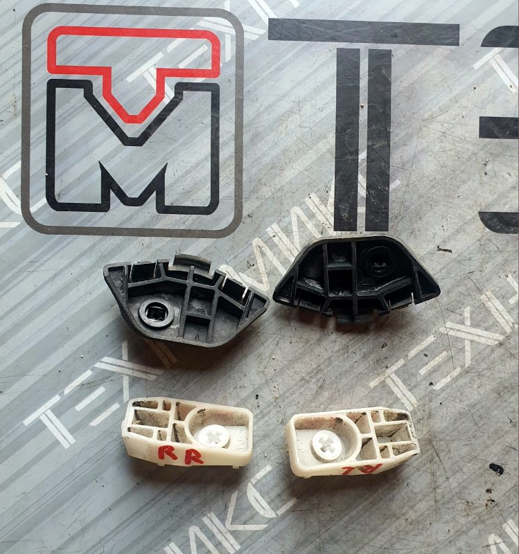 Крепление бампера Toyota Bb NCP30 2NZ-FE заднее (б/у)