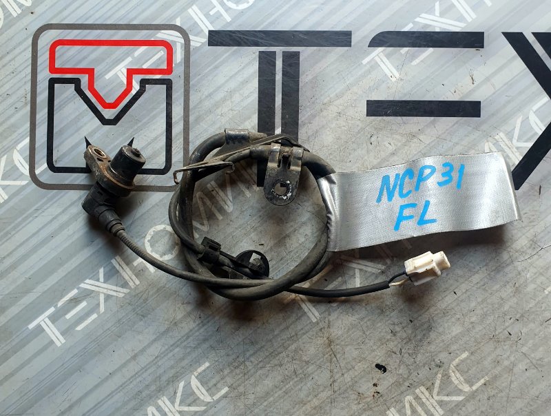 Датчик abs Toyota Bb NCP31 передний левый (б/у)
