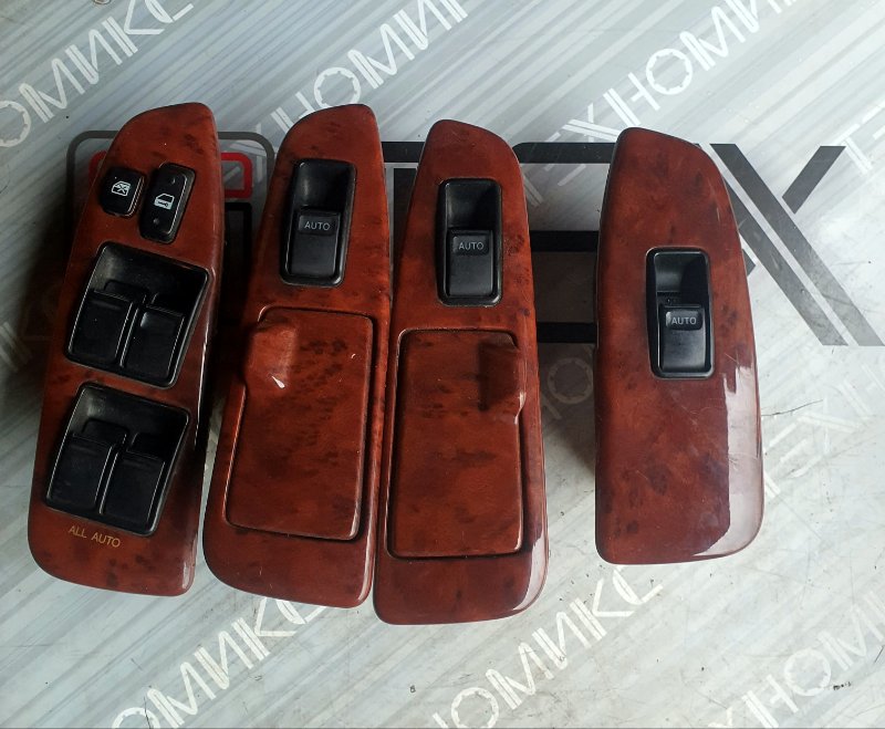 Блок управления стеклами TOYOTA CROWN MAJESTA UZS171 (б/у)