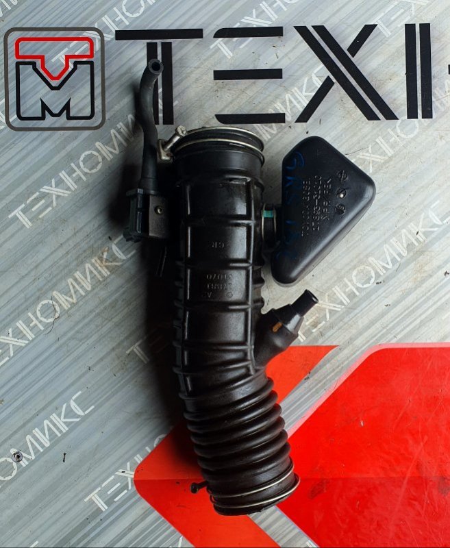 Гофра воздушного фильтра TOYOTA CROWN GRS182 3GR-FSE (б/у)