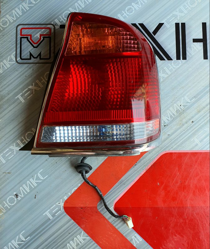 Стоп-сигнал TOYOTA CROWN MAJESTA UZS171 правый (б/у)
