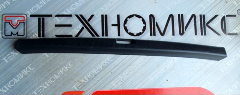 Накладка на порог багажника TOYOTA CORONA PREMIO ST210 3S-FSE (б/у)