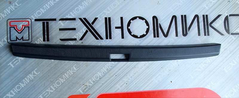 Накладка на порог багажника TOYOTA CORONA PREMIO ST210 (б/у)