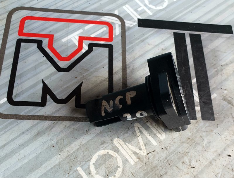 Расходомер воздушный TOYOTA FUNCARGO NCP20 2NZ-FE (б/у)