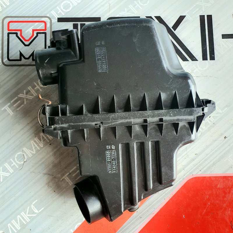Корпус воздушного фильтра TOYOTA FUNCARGO NCP20 2NZ-FE (б/у)