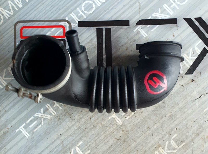 Гофра воздушного фильтра TOYOTA FUNCARGO NCP25 1NZ-FE 2002 (б/у)