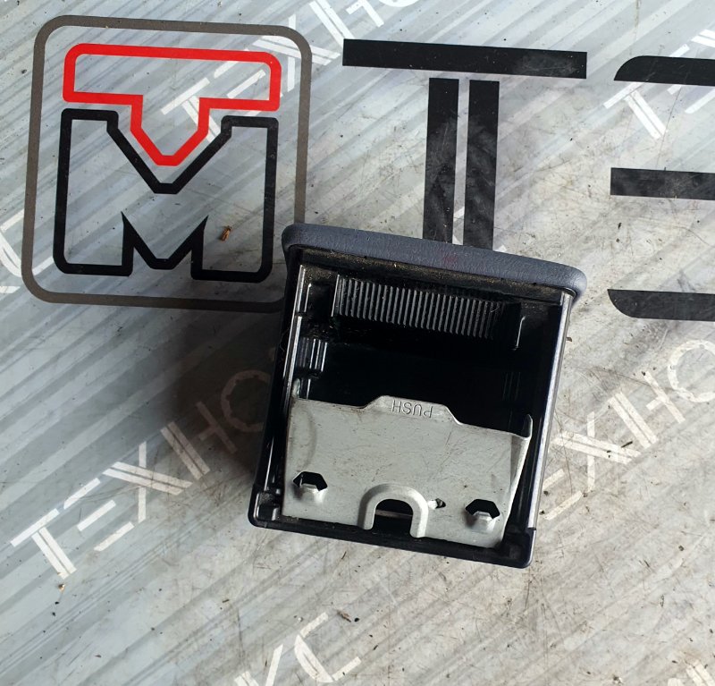 Пепельница TOYOTA GAIA SXM10 3S-FE 2000 (б/у)