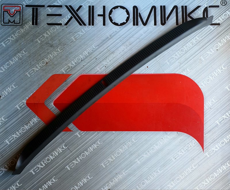 Накладка на порог багажника TOYOTA MARK II GX90 (б/у)