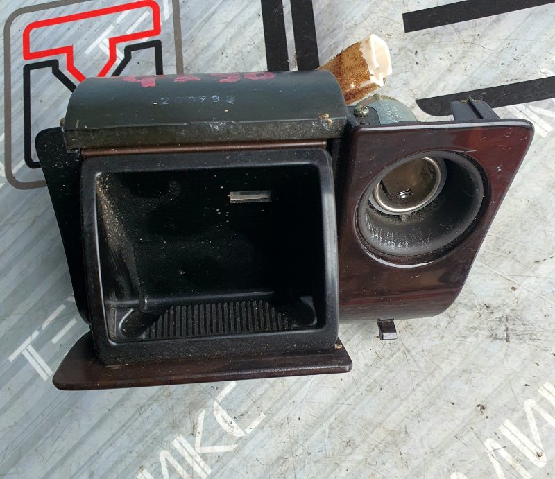 Пепельница TOYOTA MARK II GX90 (б/у)