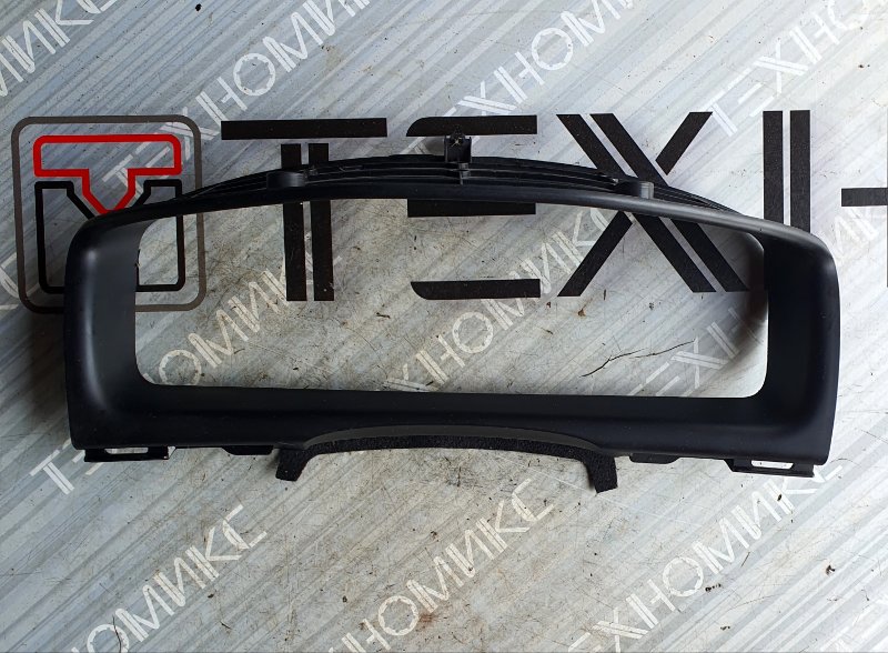 Рамка спидометра TOYOTA Mark II GX100 (б/у)