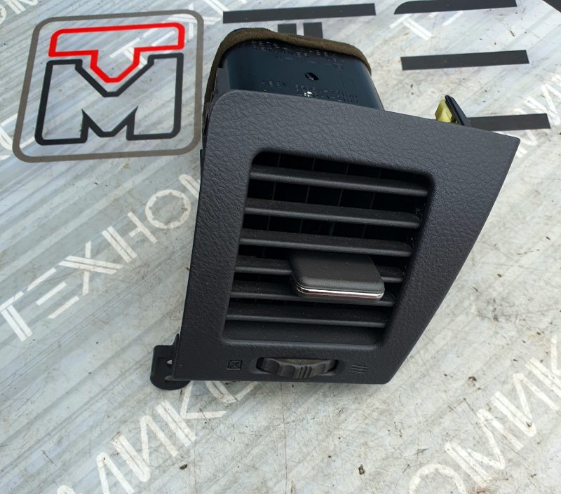 Воздуховод TOYOTA MARK II JZX110 правый (б/у) Воздуховод TOYOTA MARK II JZX110 правый (б/у)