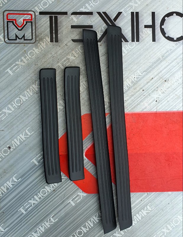 Порожек пластиковый TOYOTA MARK II GX110 1G-FE (б/у) Порожек пластиковый TOYOTA MARK II GX110 1G-FE (б/у)