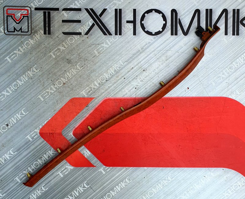 Накладка на торпеду TOYOTA MARK II JZX110 1JZ-FSE 2001 (б/у) Накладка на торпеду TOYOTA MARK II JZX110 1JZ-FSE 2001 (б/у)