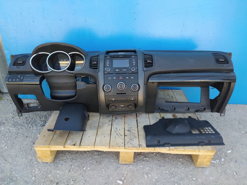 Торпедо Kia Sorento 2 2009 (б/у) Торпедо Kia Sorento 2 2009 (б/у)