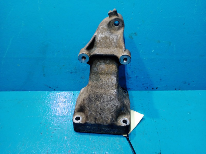 Кронштейн опоры двигателя левый Mercedes-Benz E-Class 2002-2009 W211 OM647 A6112230704 контрактная