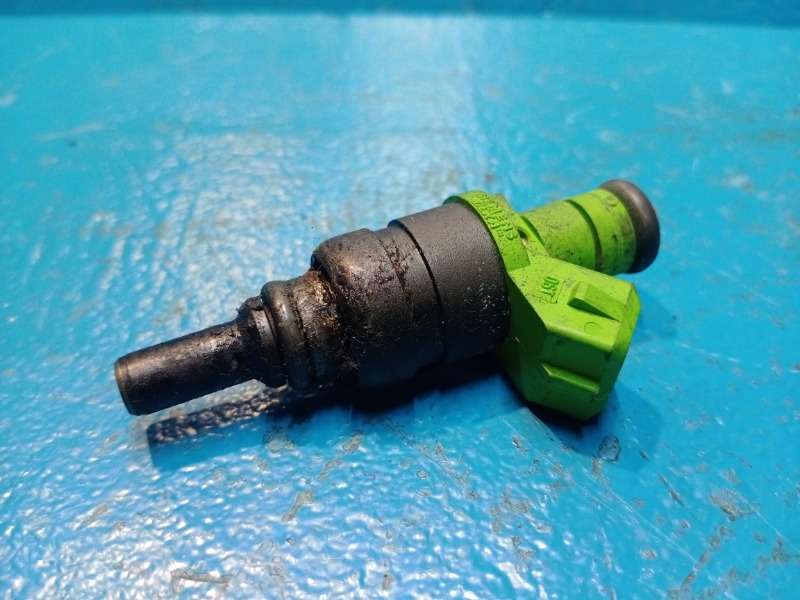 Форсунка топливная Mercedes-Benz C-Class 2000-2008 W203 M271 KE18 A2710780549 контрактная