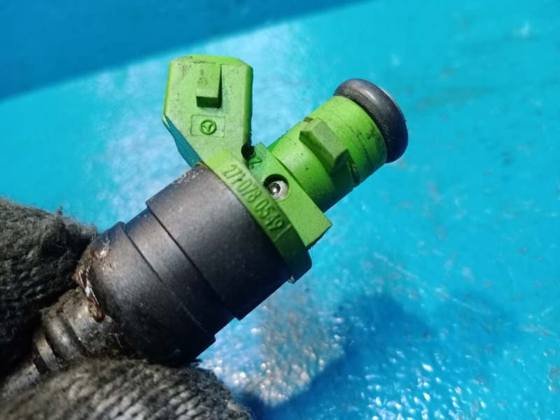 Форсунка топливная Mercedes-Benz C-Class W203 M271 KE18