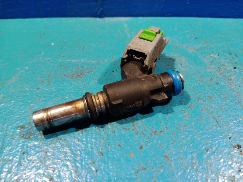Форсунка топливная Opel Astra 2004-2015 1.6 25380933 контрактная