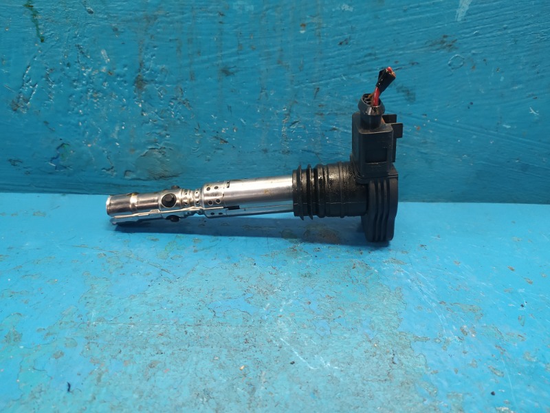 Катушка зажигания Audi A4 2000-2006 ALT 06C905115M контрактная