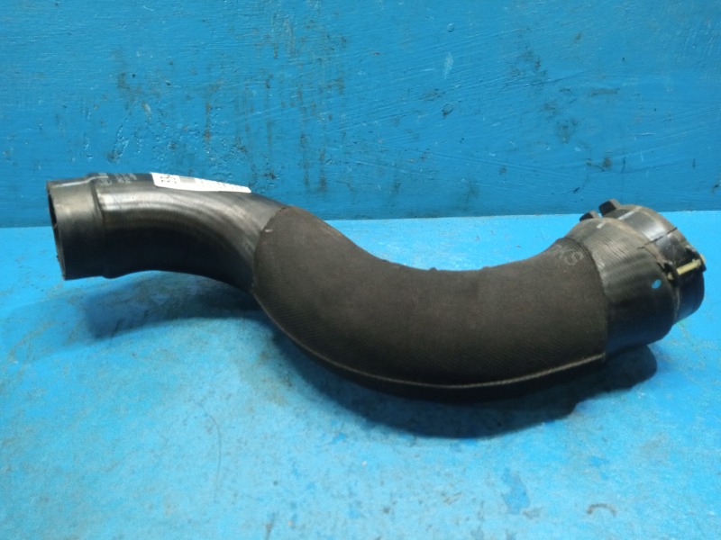 Патрубок интеркулера A4 2007-2015 CDH Патрубок интеркулера A4 2007-2015 CDH