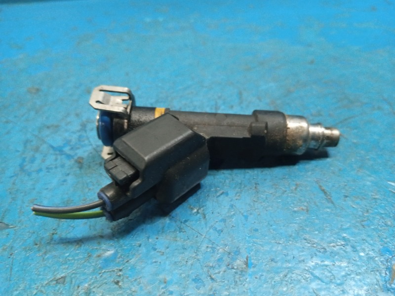 Форсунка топливная Mazda 3 2006-2013 LF-DE L3G5-13-250 контрактная