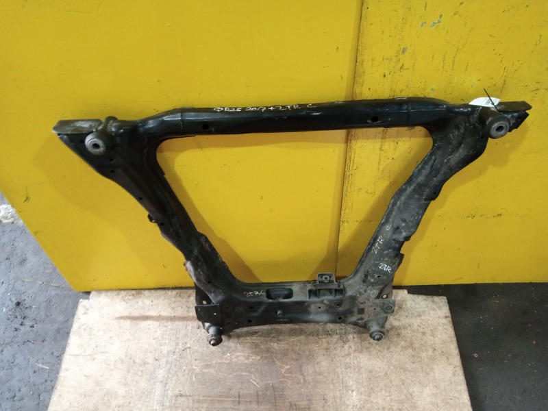 Подрамник передний Koleos 2014-2018 2TR707