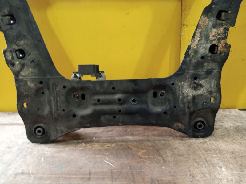 Подрамник передний Koleos 2014-2018 2TR707