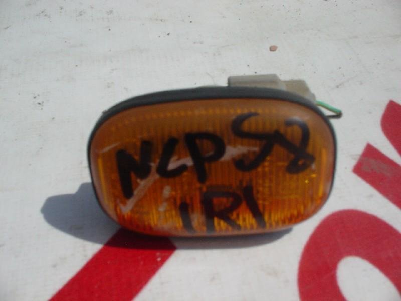 Отражатель в крыло Toyota Probox NCP58 1NZ передний правый (б/у)