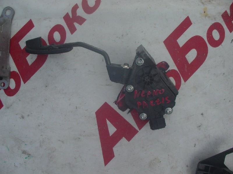 Педаль подачи топлива Toyota Ractis NCP100 1NZ (б/у)